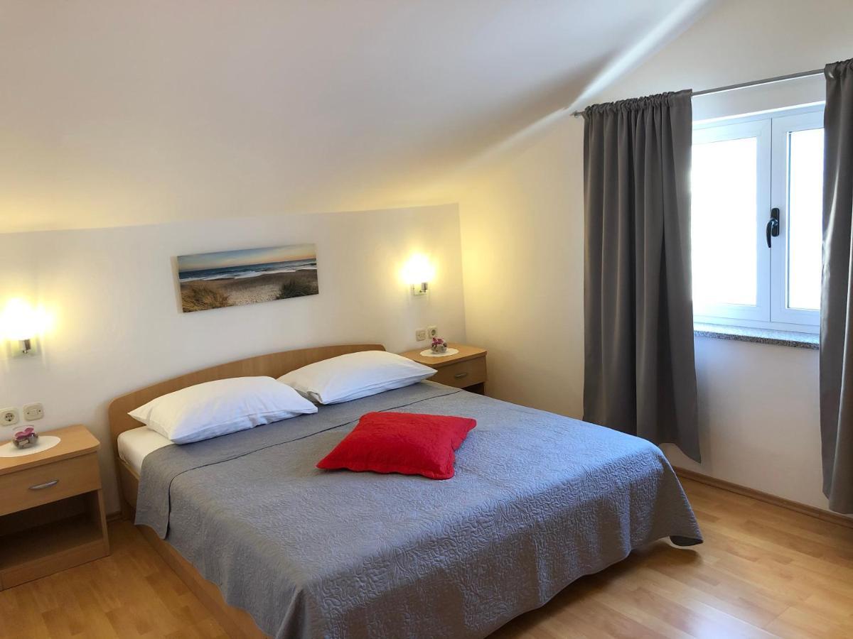 Apartments Saric Biograd Na Moru Exterior photo