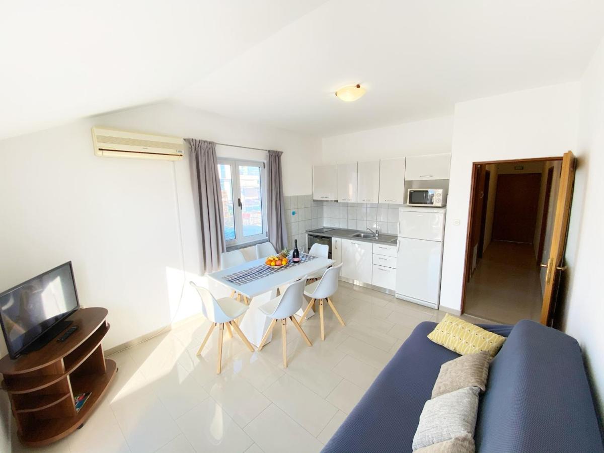 Apartments Saric Biograd Na Moru Exterior photo